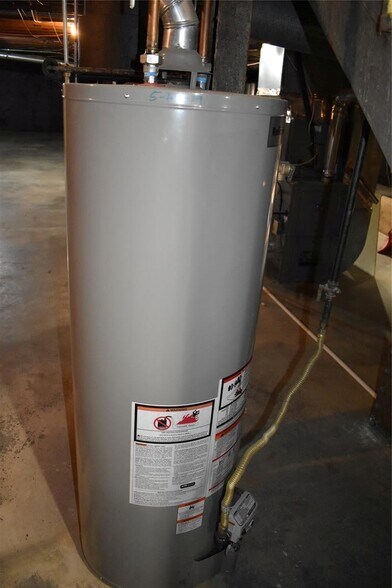 More Photos Of 424 Main St, Shelby Storefront Retail Office For Sale