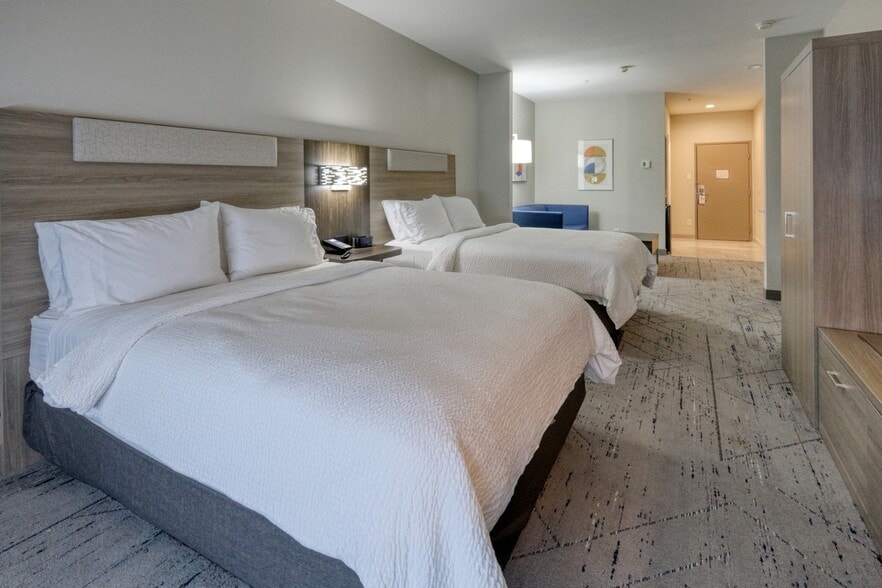 More Photos Of 46300 Interstate 10, Winnie Hotel For Sale