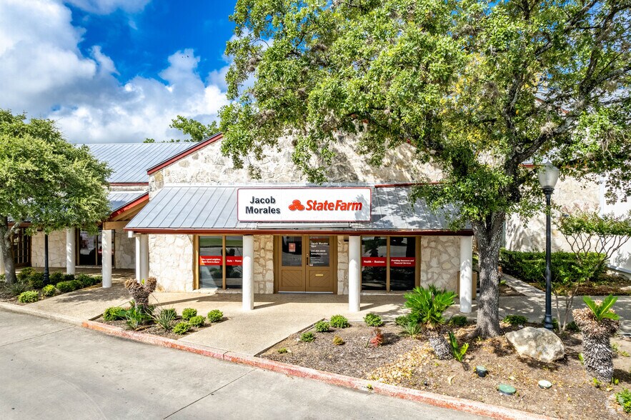 More Photos Of 2950 Thousand Oaks Dr, San Antonio Unknown For Lease