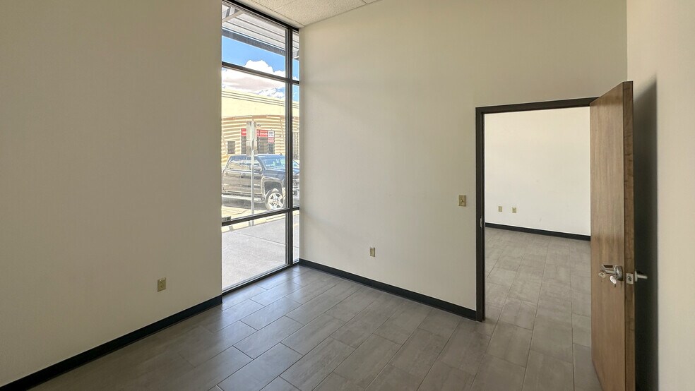 More Photos Of 12305 Mercantile Ave, El Paso Warehouse For Lease