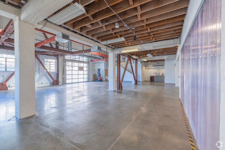 More Photos Of 380 Washington St, Oakland Unknown For Lease
