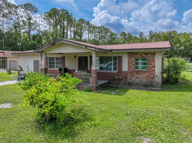 More Photos Of 2856 NE 187th St, Starke Manufacturing For Sale