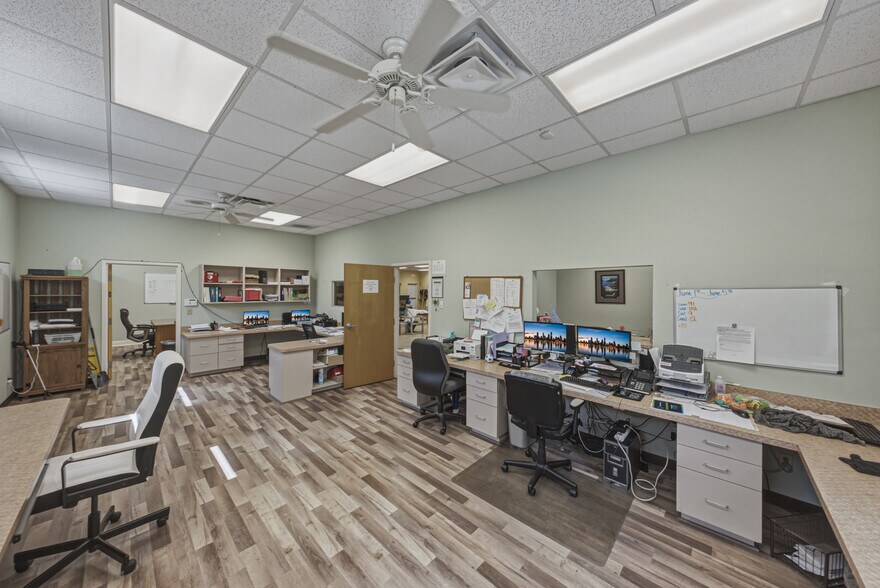 More Photos Of 1214 W Reynolds St, Plant City Office For Sale