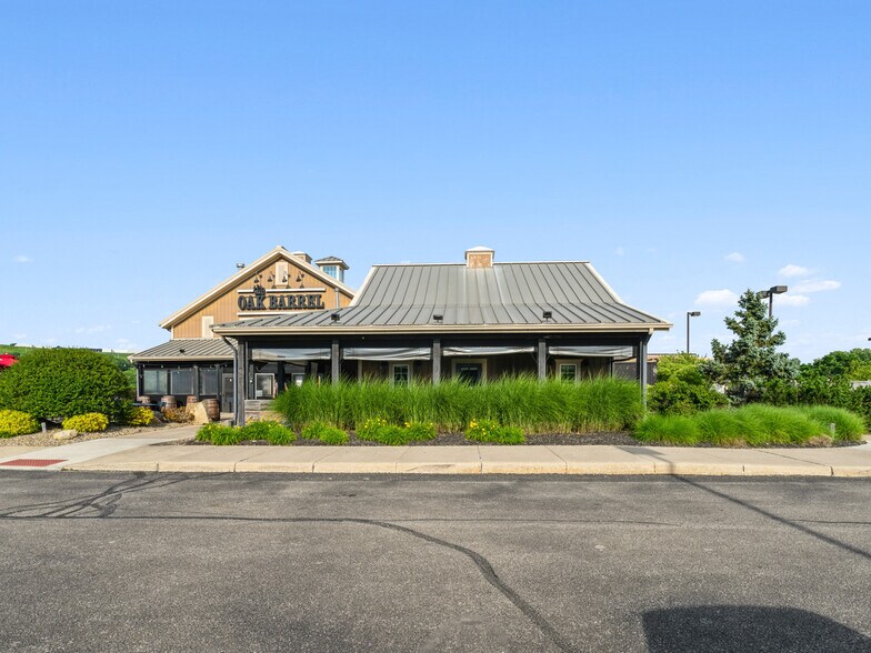 More Photos Of 5975 Canal Rd, Valley View Restaurant For Sale