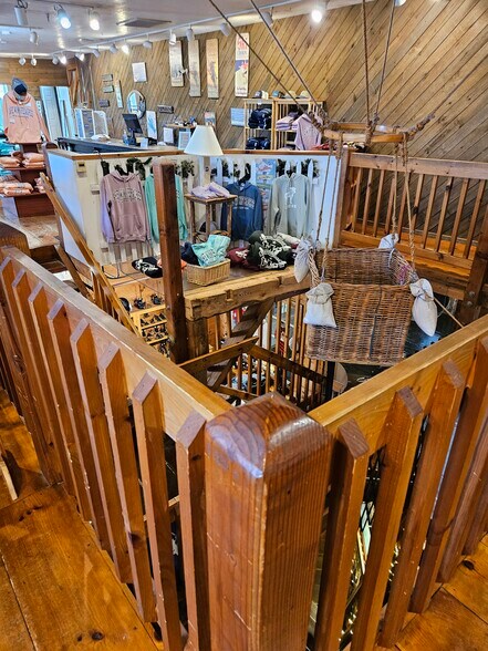 More Photos Of 312 Daniel Webster Hwy, Meredith Hotel For Lease