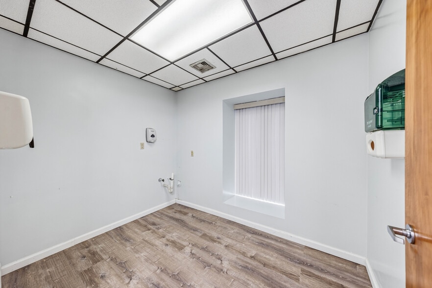 More Photos Of 422 Grand St, Hoboken Office Residential For Sale