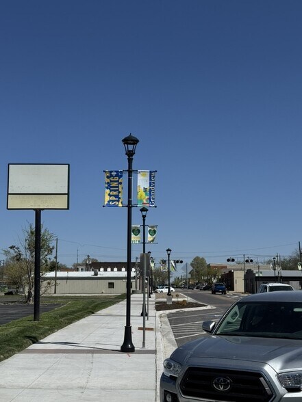 More Photos Of 508-514 Main St, Grandview Bar For Lease