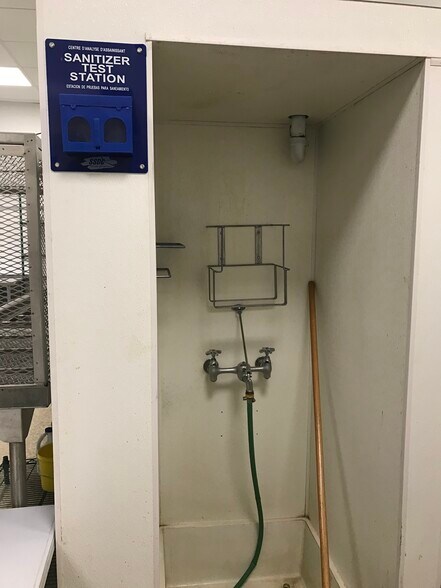 More Photos Of 4619 Federated Rd, Swan Hills Restaurant For Lease