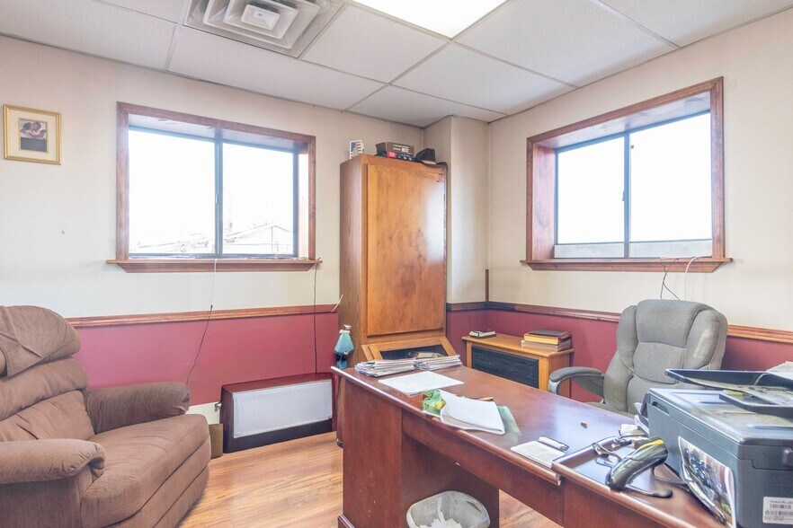 More Photos Of 14617 Kettlersville Rd, Wapakoneta Light Distribution For Sale