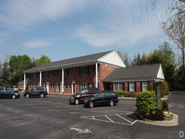 Primary Photo Of 5 Doctors Park, Asheville Medical For Lease