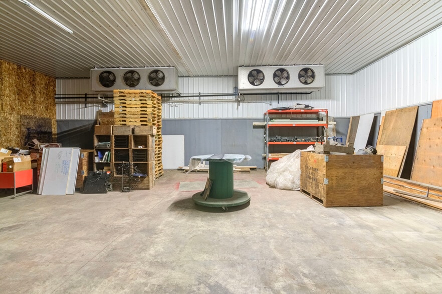 More Photos Of 18400 N Highway 99 W, Dayton Light Manufacturing For Sale