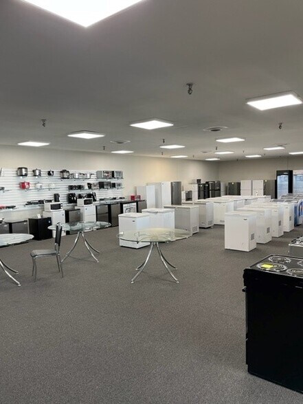 More Photos Of 6695-6699 NW 36th Ave, Miami Light Distribution For Sale