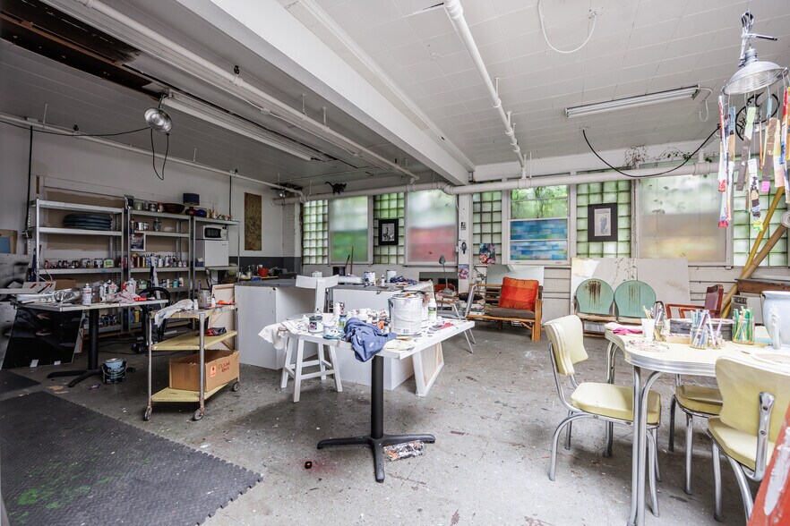 More Photos Of 1024 Garson Ave, Rochester Light Manufacturing For Sale