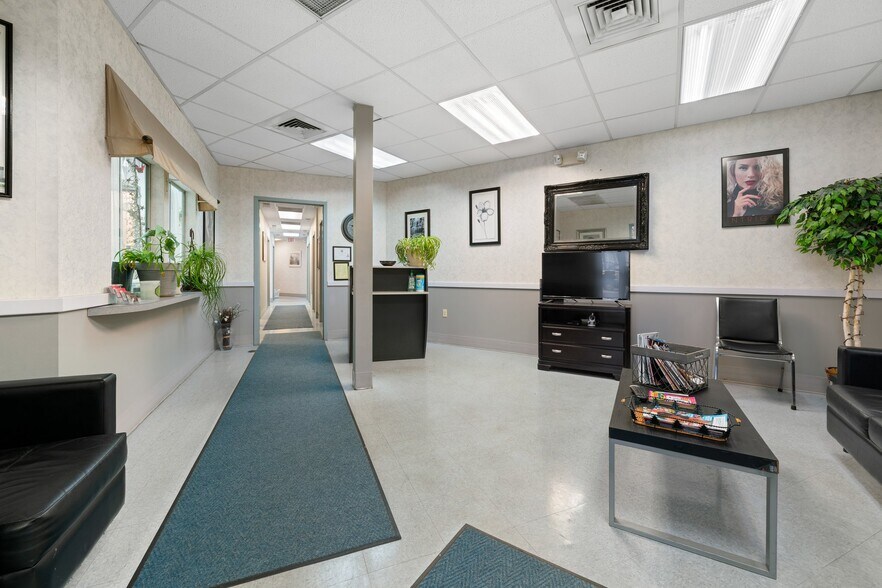 More Photos Of 20 S Main St, Manchester Freestanding For Lease