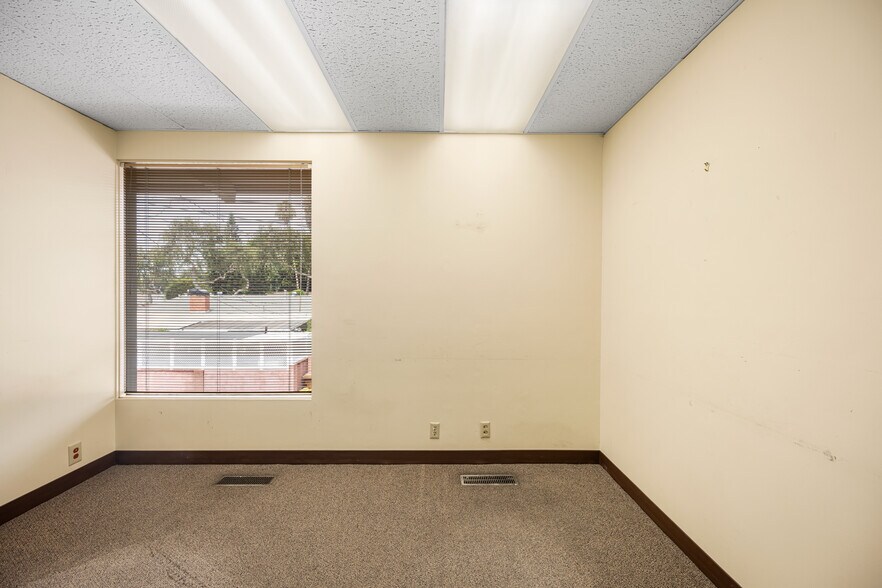 More Photos Of 1661 E Chapman Ave, Fullerton Office For Sale