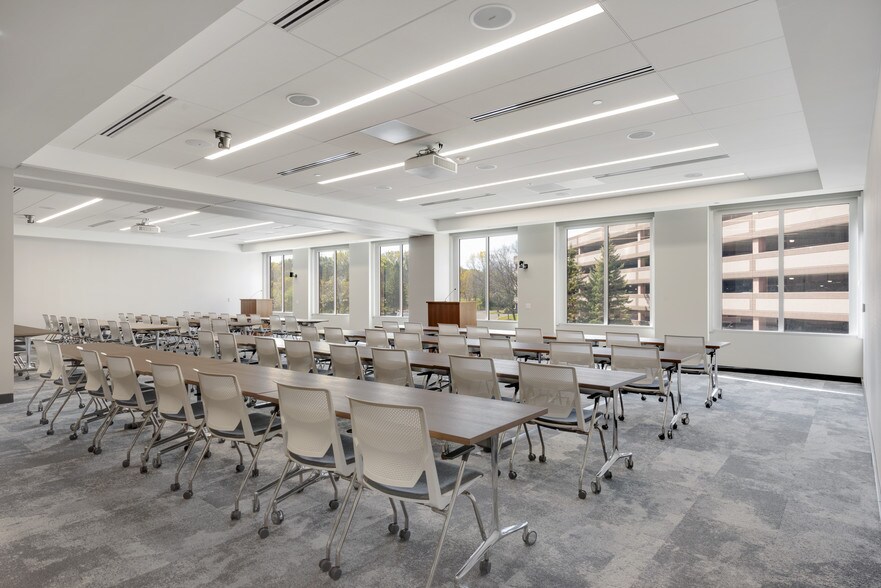 More Photos Of 701 Carlson Pky, Minnetonka Office For Lease