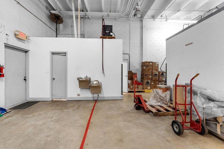 More Photos Of 7155-7159 NW 77th Ter, Miami Warehouse For Sale