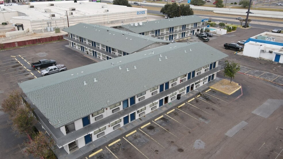 More Photos Of 5310 San Bernardo Ave, Laredo Hotel For Sale