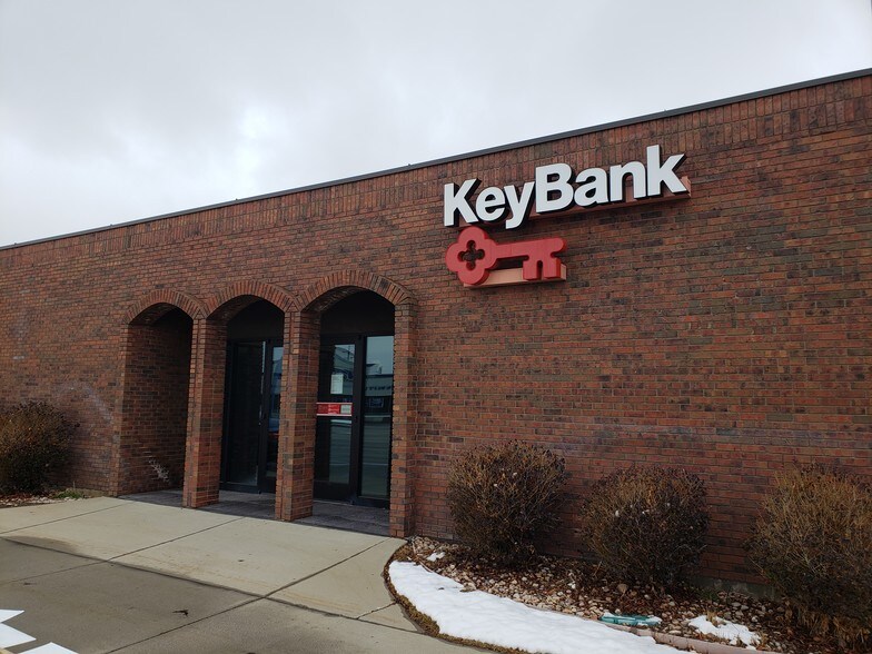 More Photos Of 185 S State St, Orem Bank For Sale