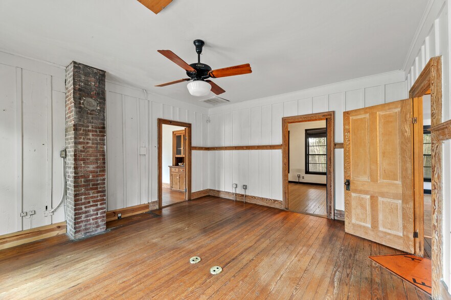 More Photos Of 638 Tillery St, Austin Office For Sale