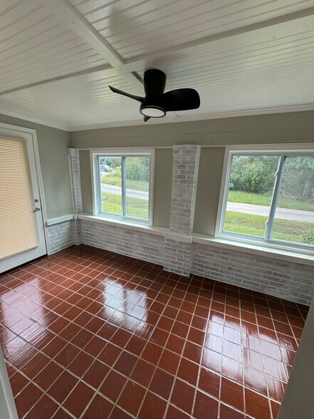 More Photos Of 5755 Stonewall Tell Rd, Atlanta Office For Sale