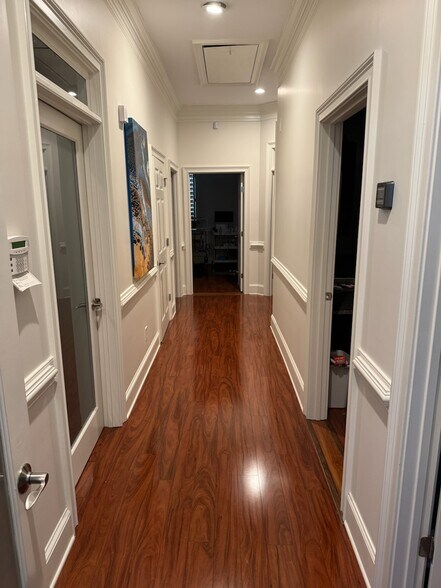 More Photos Of 3535 Roswell Rd, Marietta Medical For Lease