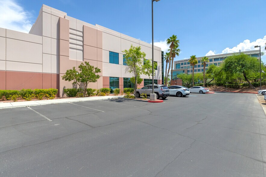 More Photos Of 10750 W Charleston Blvd, Las Vegas Office For Lease