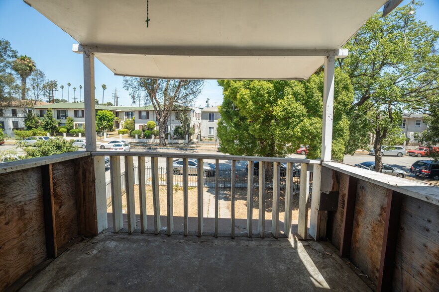 More Photos Of 1619 S St Andrews Pl, Los Angeles Apartments For Sale