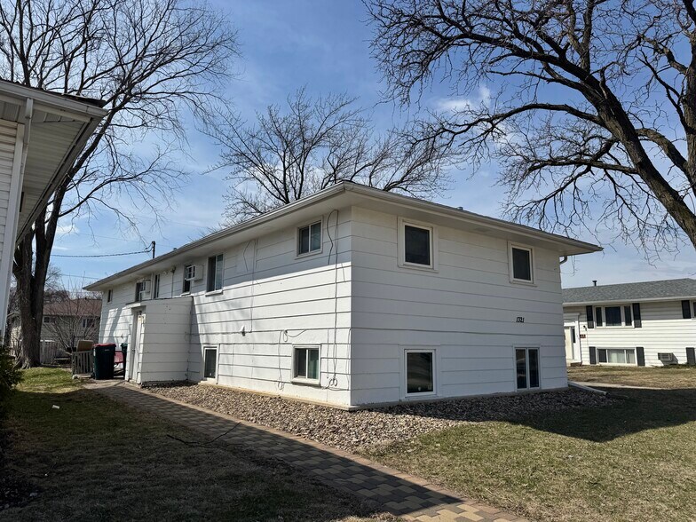 More Photos Of 1321 3rd Ave SW, Rochester Apartments For Sale
