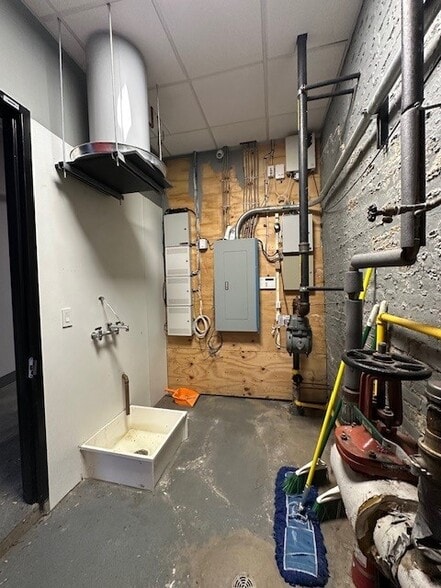 More Photos Of 3739-3741 White Plains Rd, Bronx Manufacturing For Lease