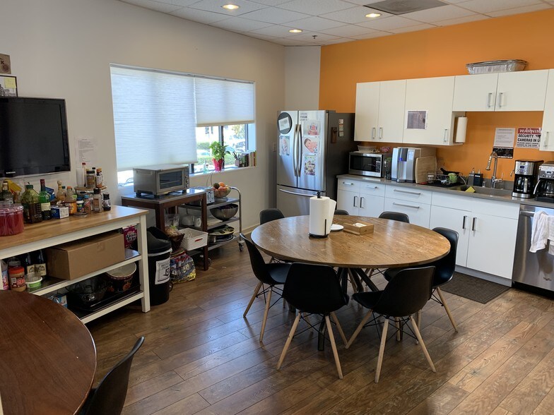 More Photos Of 126 E Alameda Ave, Burbank Research And Development For Sale
