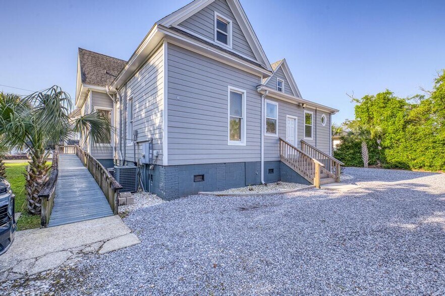 More Photos Of 656 Garden St, Pensacola Office For Sale
