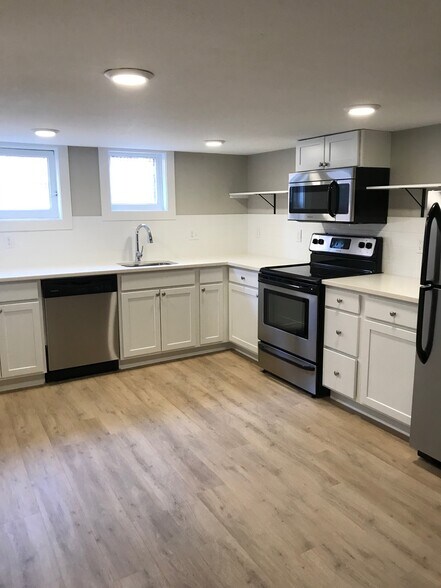 More Photos Of 1035 SE 14th Ave, Portland Apartments For Sale
