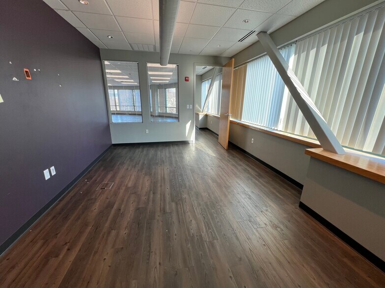 More Photos Of 330 Bear Hill Rd, Waltham Office For Lease