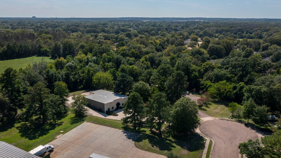 More Photos Of 125 Solleftea Dr, Madison Industrial For Lease