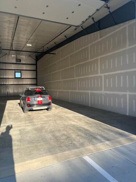 More Photos Of 1035 SE Frontier Ave, Waukee Industrial For Lease