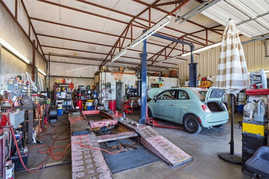 More Photos Of 5416 Jacksboro Hwy, Fort Worth Industrial For Sale
