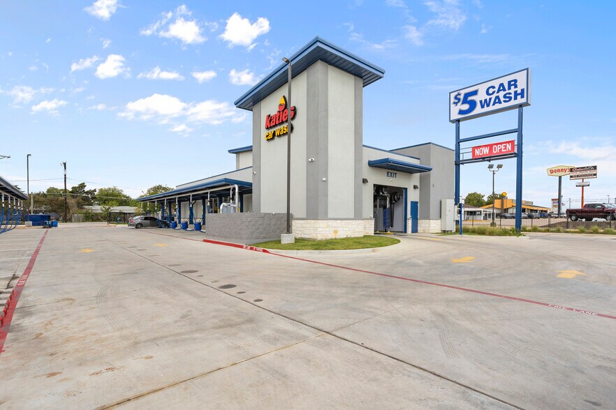 More Photos Of 4444 South Fwy, Fort Worth Carwash For Sale