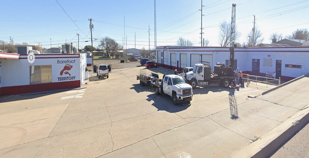 More Photos Of 106 SW Lee Blvd, Lawton General Retail For Sale