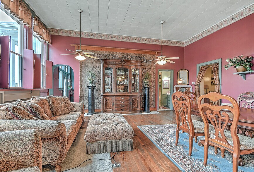 More Photos Of 19407 Bethel Rd, Abingdon Flex For Sale