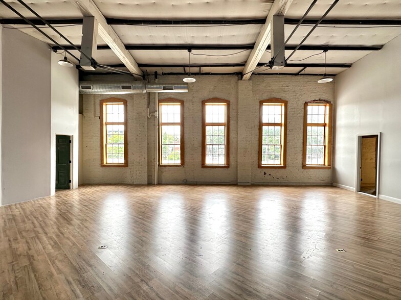 More Photos Of 2727-2731 S Jefferson Ave, Saint Louis Warehouse For Lease