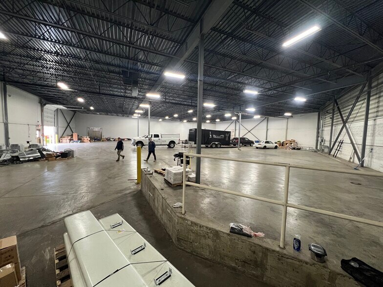 More Photos Of 5739 Professional Cir, Indianapolis Warehouse For Sale