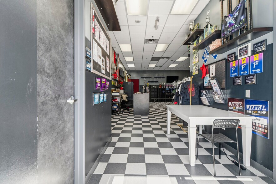 More Photos Of 28519 Sweetgum Rd, Magnolia General Retail For Sale