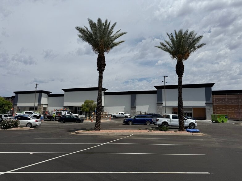 More Photos Of 2055 N Alma School Rd, Chandler Unknown For Lease