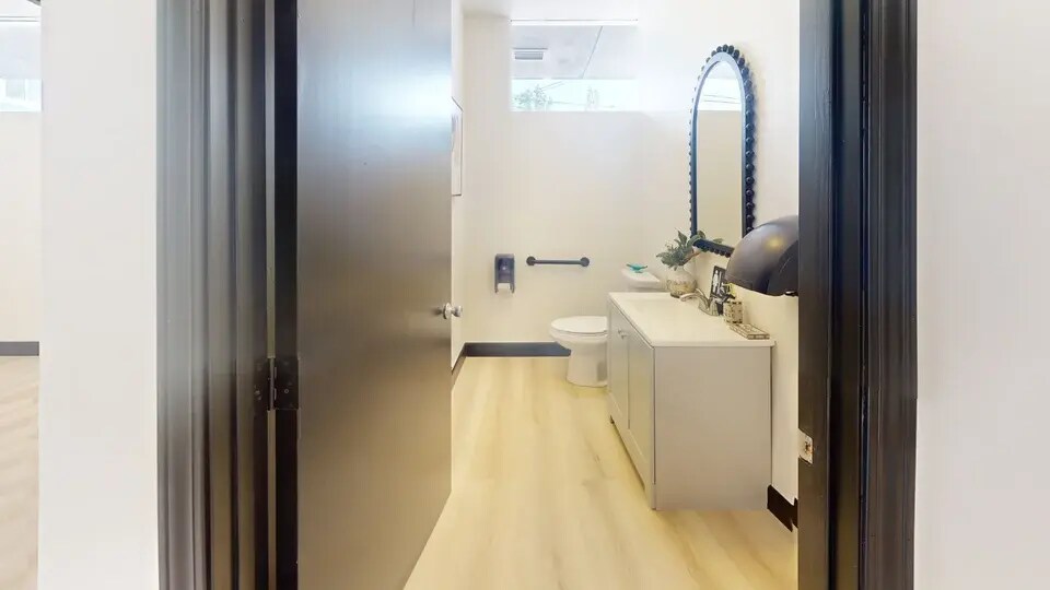 More Photos Of 2520 L St, Bakersfield Medical For Lease