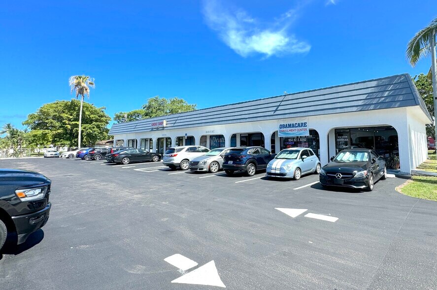 More Photos Of 833 S Federal Hwy, Dania Unknown For Lease