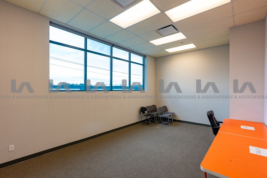 More Photos Of 18800-18806 96th Ave, Surrey Warehouse For Lease