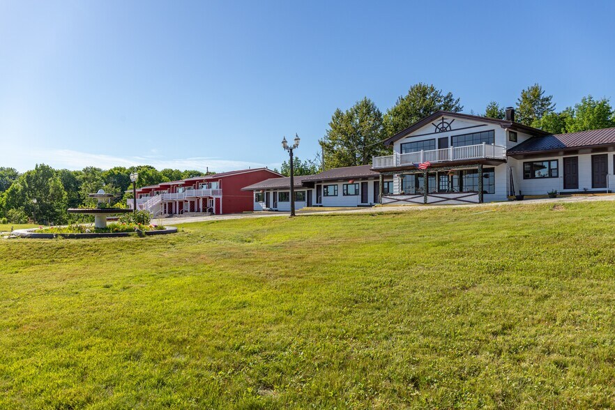 More Photos Of 196 US Route 1, Bucksport Hotel For Sale