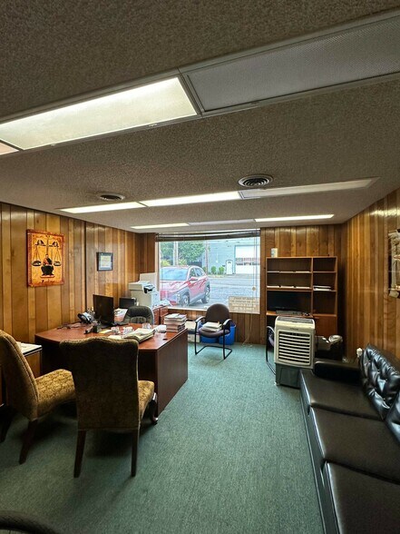 More Photos Of 6501 SW Macadam Ave, Portland Loft Creative Space For Sale