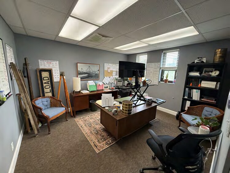 More Photos Of 9002 Moore Rd, Littleton Unknown For Lease